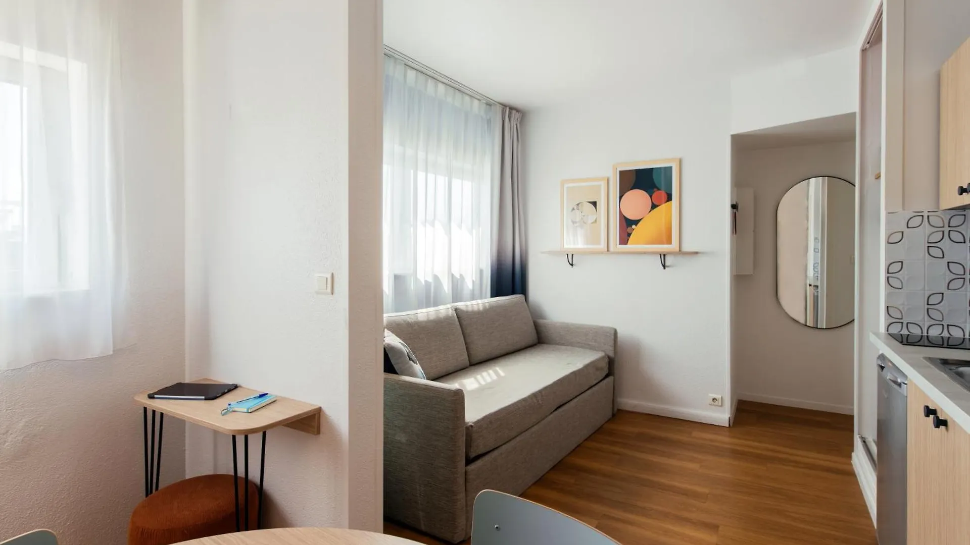 Adagio Access La